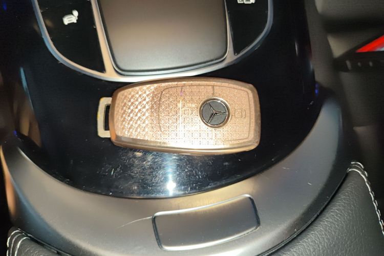 奔驰EQC 2021款 EQC 400 4MATIC中控内饰7001