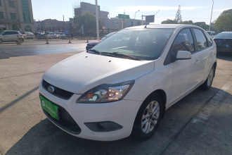 福特 福克斯 2013款 两厢经典 1.8L 自动基本型