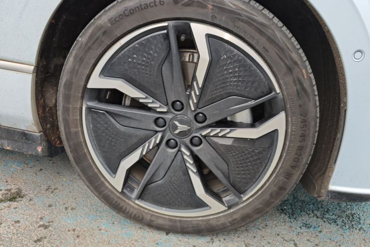 岚图汽车 岚图追光 2023款 四驱标准版车身外观6007