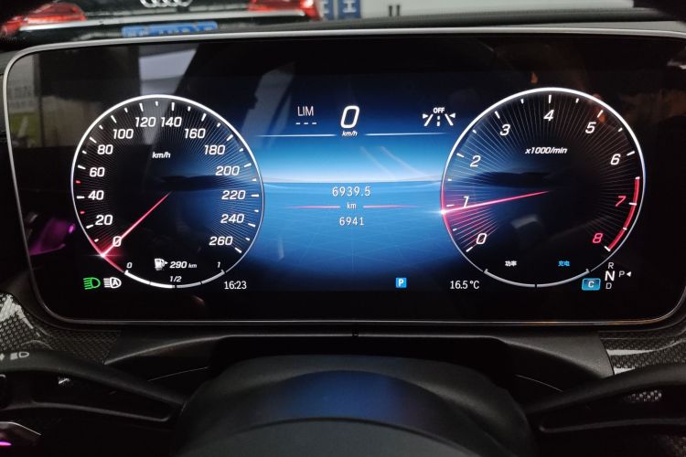 奔驰C级 2024款 改款三 C 260 L 运动版中控内饰14