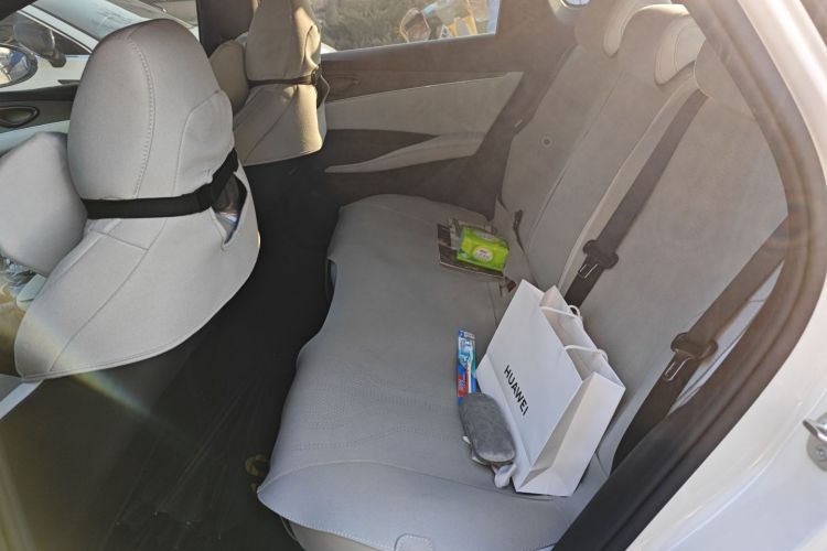 比亚迪 海豹06新能源 2024款 DM-i 80KM尊贵型中控内饰21