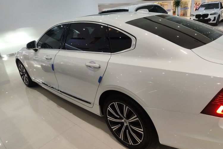 沃尔沃S90 2022款 B5 智逸豪华版车身外观4