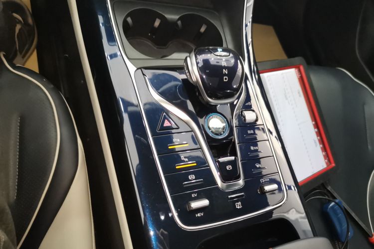 比亚迪 秦PLUS 2023款 冠军版 DM-i 120KM卓越型局部细节18