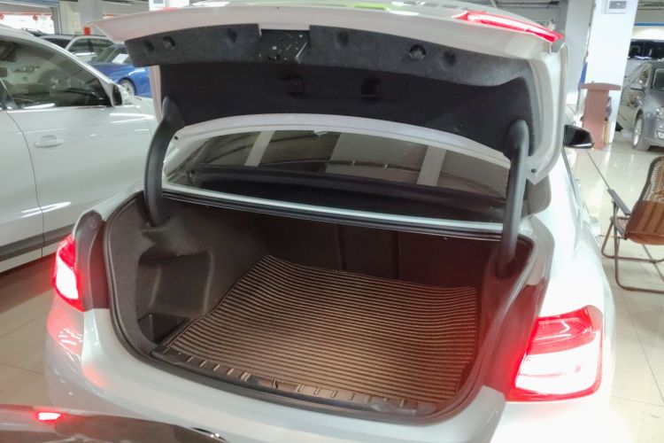 宝马3系 2018款 320Li xDrive 时尚型机舱底盘23