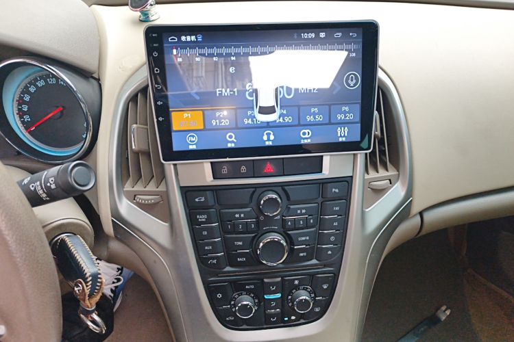 别克 英朗 2013款 GT 1.6L 自动时尚版中控内饰16