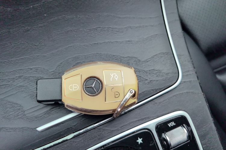 奔驰C级 2016款 C 200 L 运动型中控内饰11