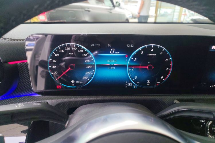 奔驰A级 2021款 A 200 L 运动轿车时尚型局部细节14