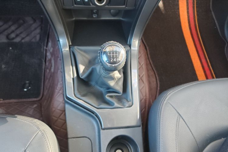 长城 风骏5 2021款 2.0T柴油两驱精英型大双排国VI GW4D20M中控内饰18