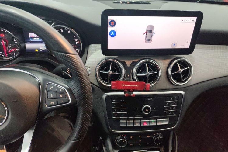 奔驰CLA 2019款 CLA 200 时尚型中控内饰16