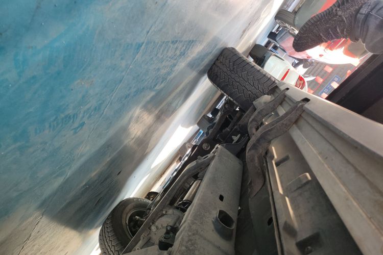 北京越野 北京BJ40 2021款 2.0D 自动四驱刀锋英雄版侠客型局部细节9002