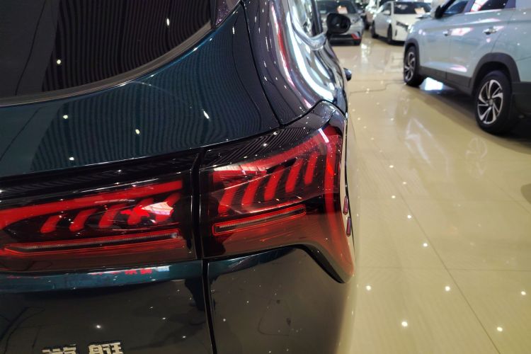 东风风行 风行游艇 2022款 1.5T DCT逐浪版车身外观9