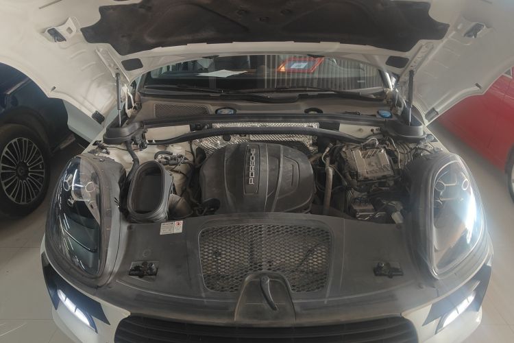 保时捷 2018款 Macan 2.0T机舱底盘24