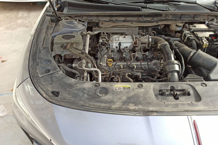 红旗H5 2023款 1.5T DCT智联旗韵版机舱底盘25