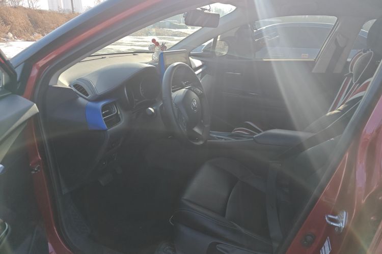 丰田C-HR 2018款 2.0L 领先天窗版 国V中控内饰7003