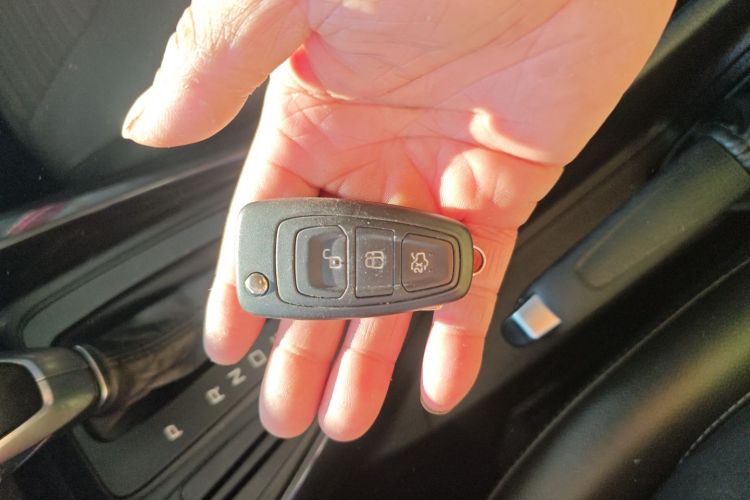 福特 福克斯 2018款 两厢经典 1.6L 自动风尚型智行版中控内饰7001