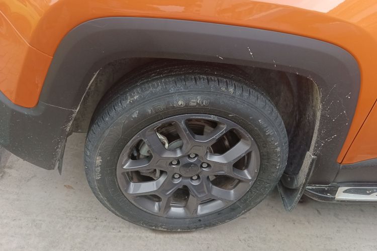 Jeep 自由侠 2017款 180T 自动动能版+车身外观6007