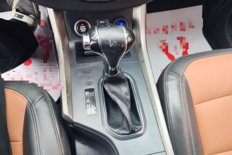 海马S5 2015款 1.5T CVT旗舰型中控内饰18