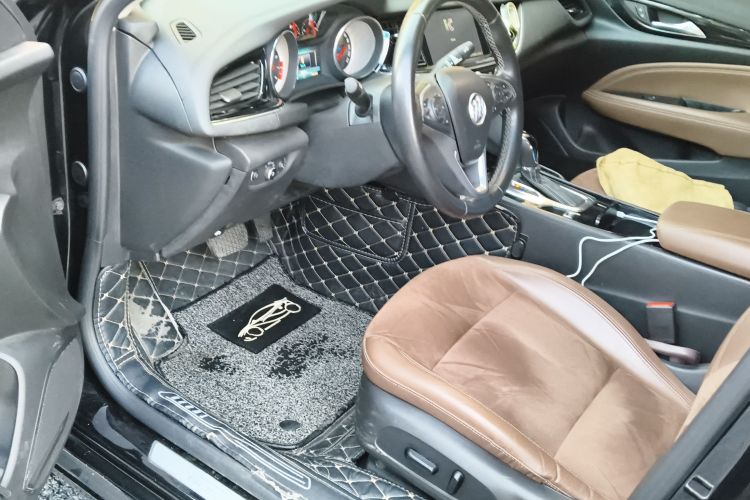 别克 君威 2019款 20T 精英型 国VI中控内饰20