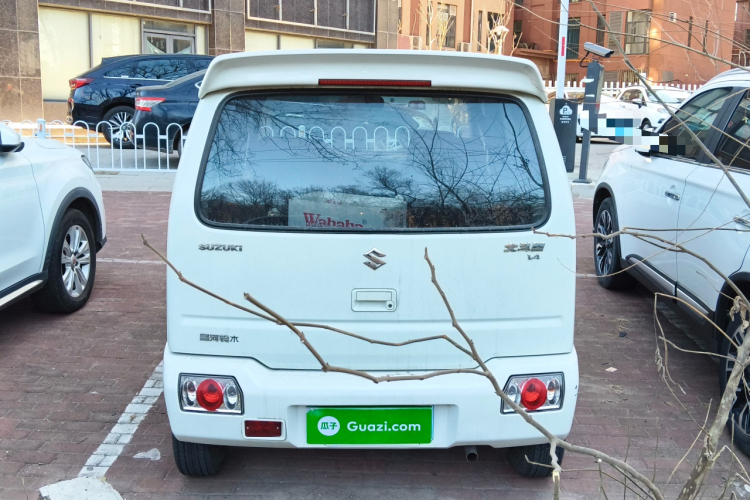 铃木 北斗星 2016款 1.4L 手动超值型车身外观6