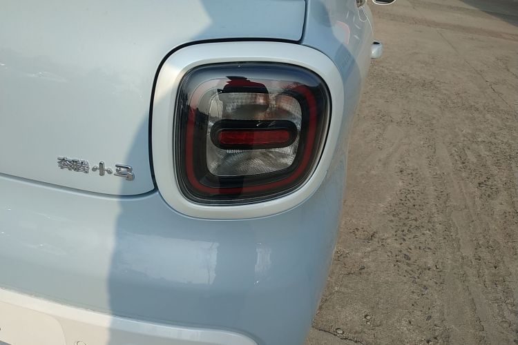 奔腾小马 2026款 222km 炫彩马车身外观9