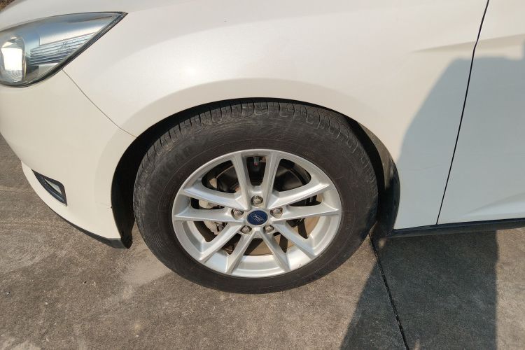 福特 福克斯 2015款 两厢 EcoBoost 125 手动超能风尚型车身外观6007