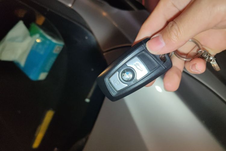 宝马3系 2017款 320Li 时尚型中控内饰11