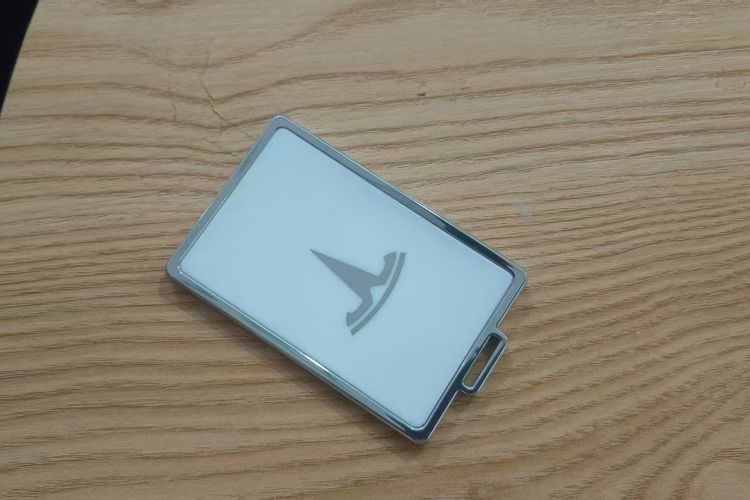 特斯拉 Model 3 2023款 长续航全轮驱动版中控内饰11