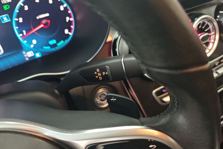 奔驰C级 2019款 改款 C 260 L 运动版局部细节18