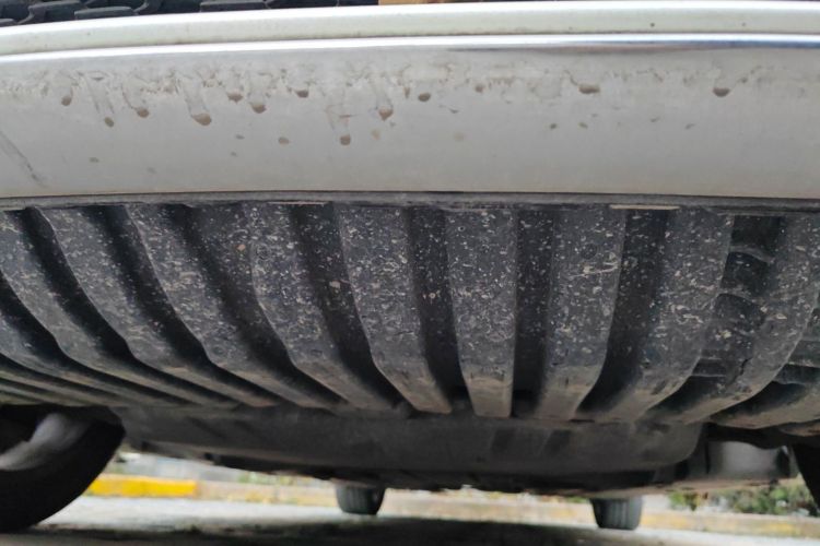 奔驰C级 2020款 C 260 L 运动版局部细节9008