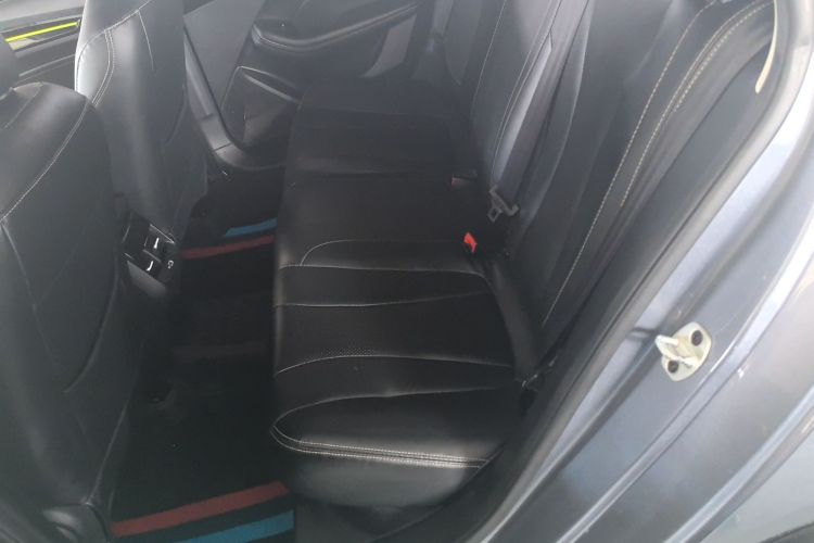 荣威i5 2021款 1.5L CVT铂金版中控内饰21