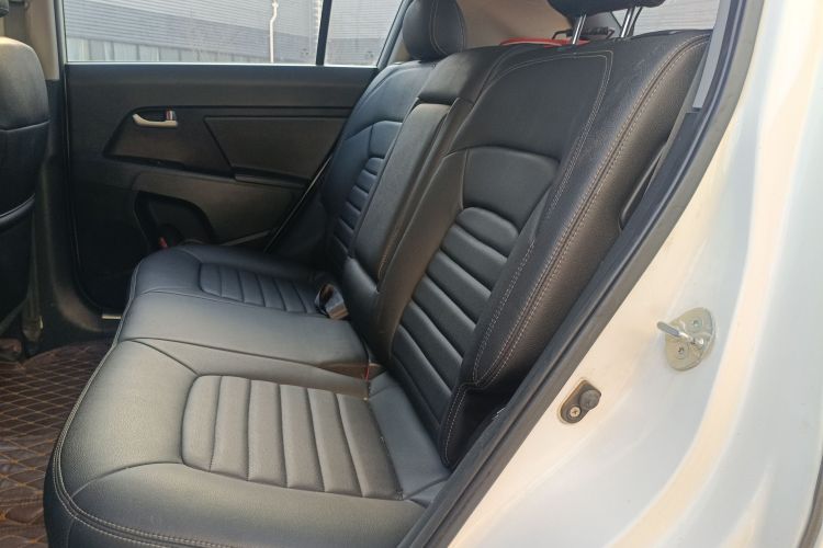 起亚 智跑 2016款 2.0L 自动两驱版GL中控内饰21