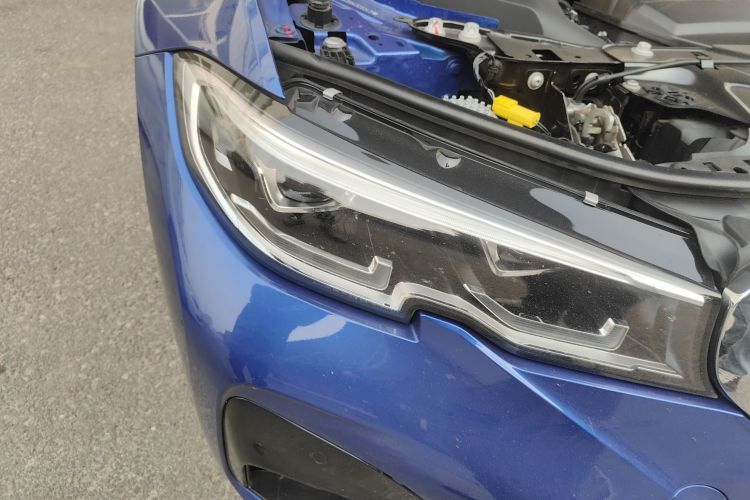 宝马3系 2022款 325i M运动套装车身外观8