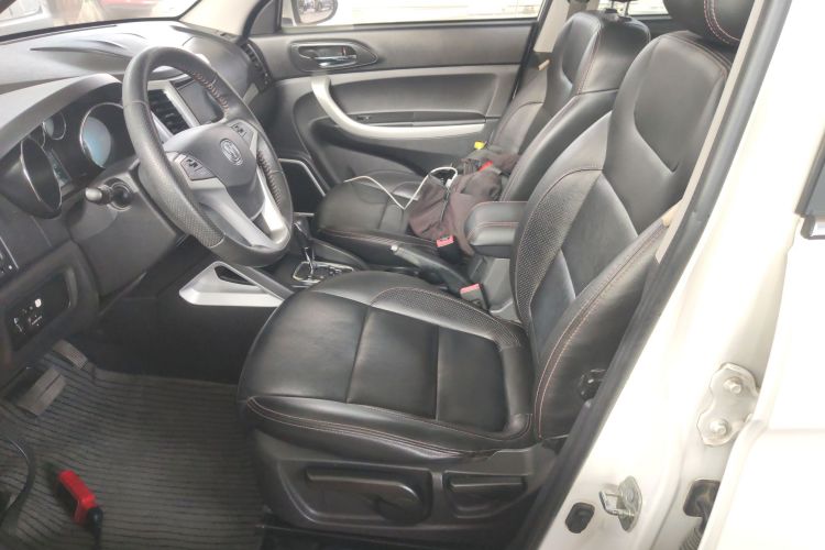 长安CS35 2015款 1.6L 自动豪华型 国V中控内饰19