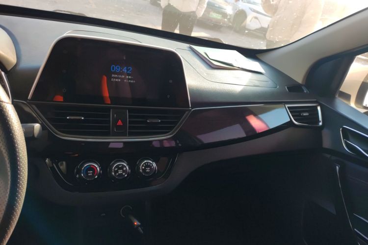 宝骏310 2017款 1.5L 自动豪华型中控内饰16