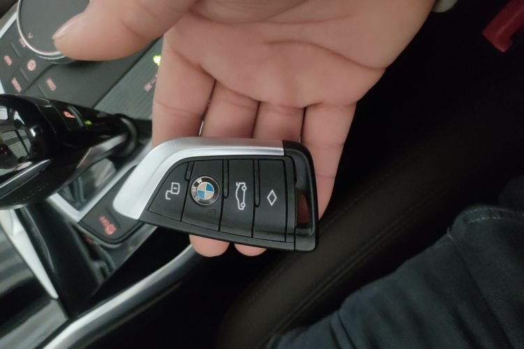 宝马3系 2022款 320Li M运动套装中控内饰11