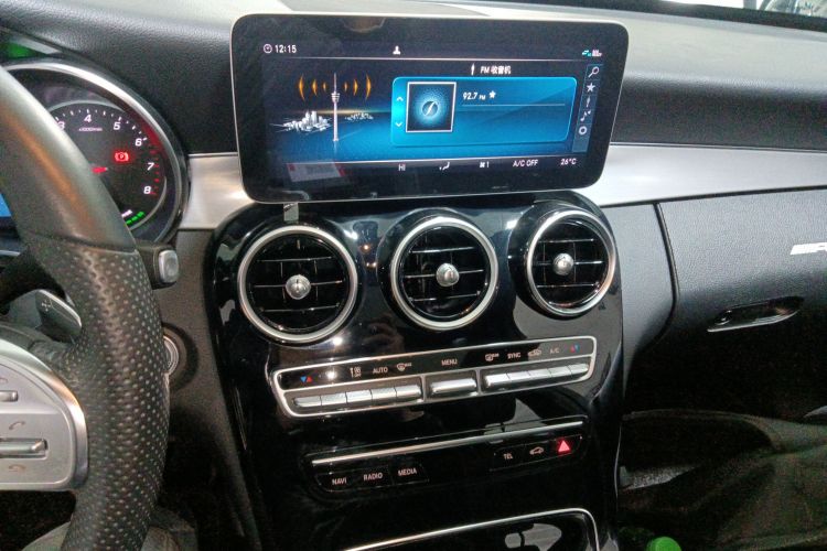 奔驰C级 2019款 C 260 运动版中控内饰16