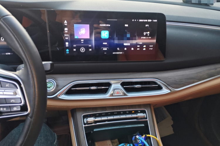 蓝电E5 2023款 1.5L DE-i 100KM臻享型 7座中控内饰16