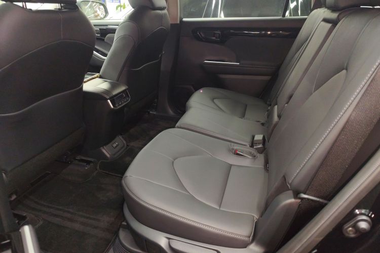 丰田 汉兰达 2026款 2.5L智能电混双擎两驱精英版 7座中控内饰21