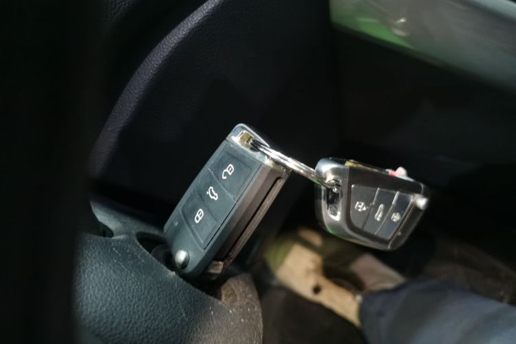 大众 T-ROC探歌 2019款 230TSI DSG两驱进取型 国VI中控内饰7001