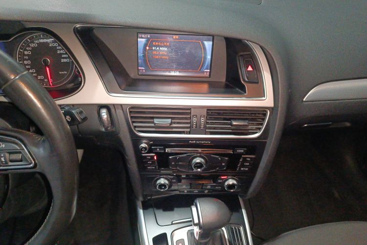 奥迪A4L 2015款 35 TFSI 自动标准型局部细节16