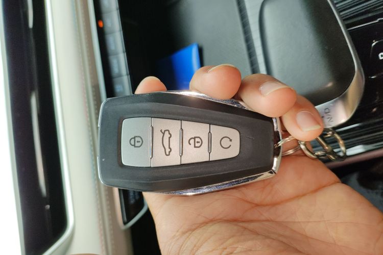 吉利汽车 星越L 2021款 2.0TD DCT EVO两驱尊贵型中控内饰11