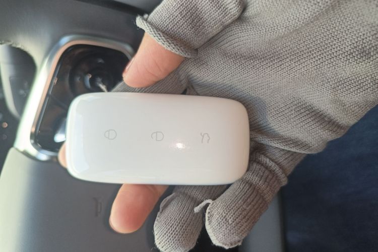 吉利银河 银河L6 2025款 EM-i 140km 星舰版中控内饰7001