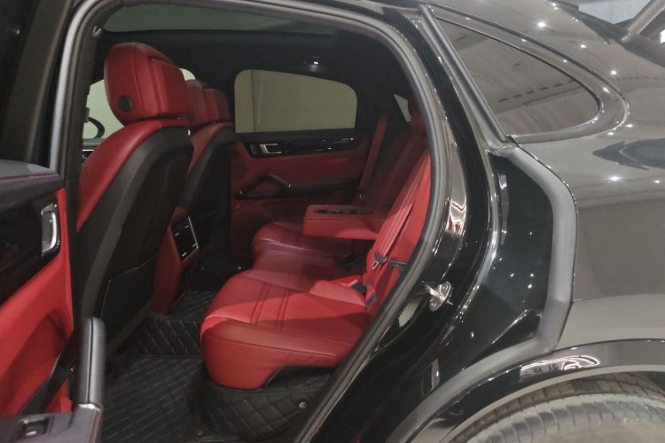 保时捷 2023款 Cayenne Coupé 3.0T 铂金版中控内饰21