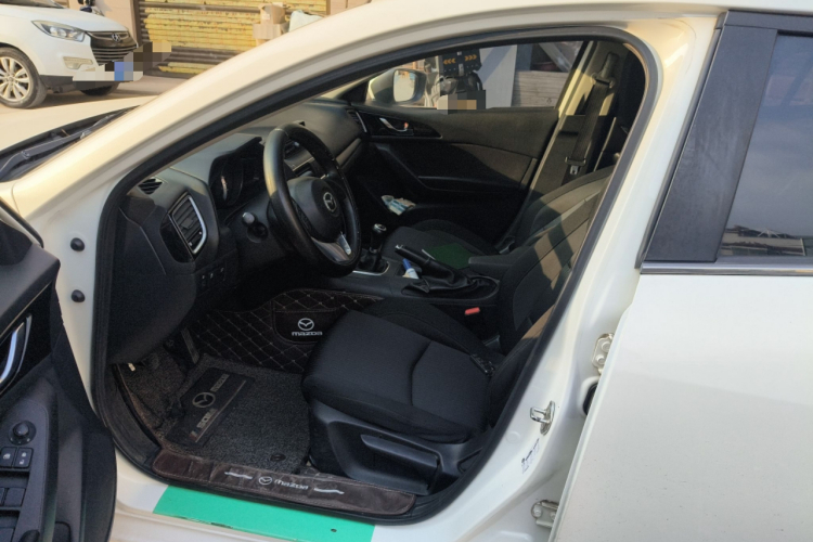 马自达3 昂克赛拉 2016款 三厢 1.5L 手动舒适型中控内饰19