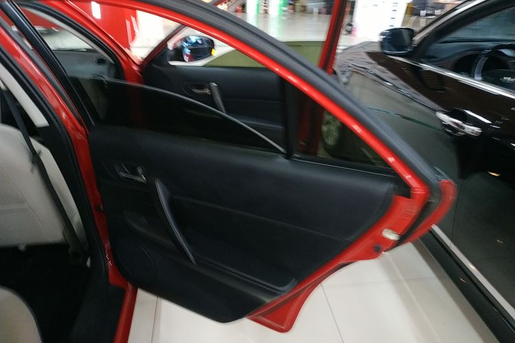 马自达6 2015款 2.0L 自动时尚型中控内饰7006