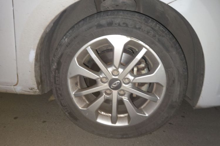 奇瑞 艾瑞泽5 2019款 1.5L 手动自在版 国V车身外观10