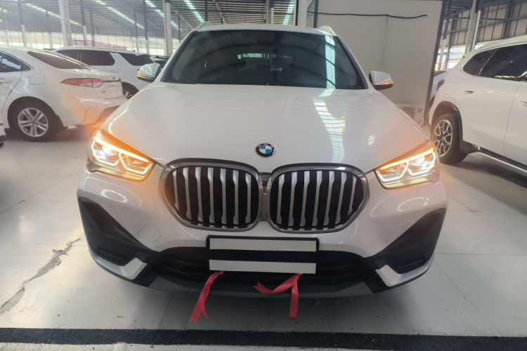 宝马X1 2021款 sDrive25Li 领先型车身外观2