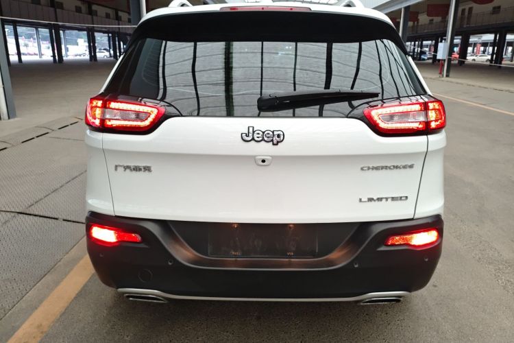 Jeep 自由光 2017款 2.4L 领先版车身外观6004