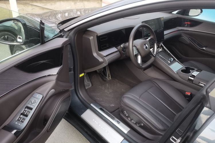 腾势Z9 2024款 1100km 四驱Ultra版中控内饰20