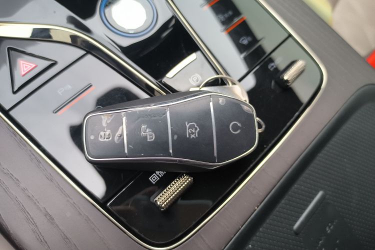 比亚迪 汉 2025款 EV 701KM激光雷达智驾型中控内饰11